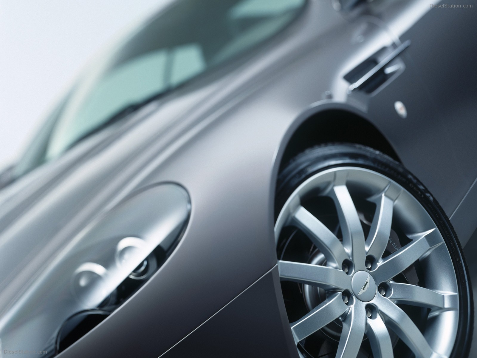 Aston Martin DB9
